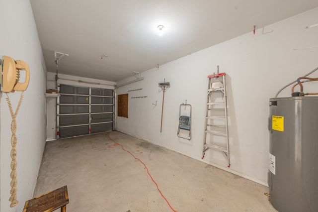 2305 Floyd Hampton Road, Crowley, TX 76036