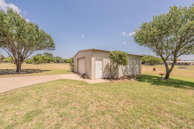 2305 Floyd Hampton Road, Crowley, TX 76036