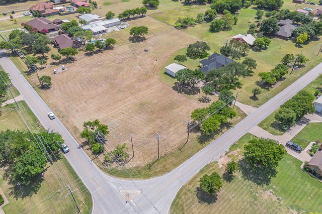 2305 Floyd Hampton Road, Crowley, TX 76036