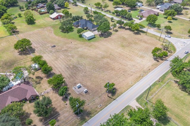 2305 Floyd Hampton Road, Crowley, TX 76036