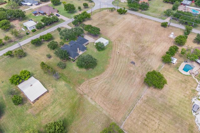 2305 Floyd Hampton Road, Crowley, TX 76036