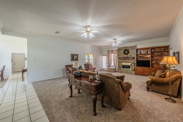 2305 Floyd Hampton Road, Crowley, TX 76036