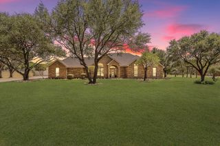 2305 Floyd Hampton Road, Crowley, TX 76036