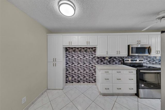7 Royal Palm Way, Boca Raton, FL 33432