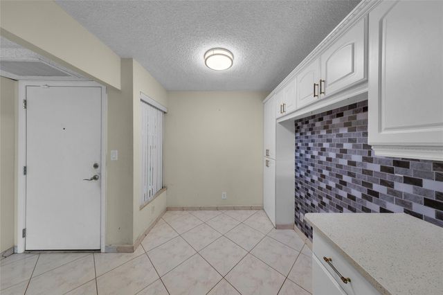 7 Royal Palm Way, Boca Raton, FL 33432