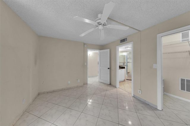 7 Royal Palm Way, Boca Raton, FL 33432