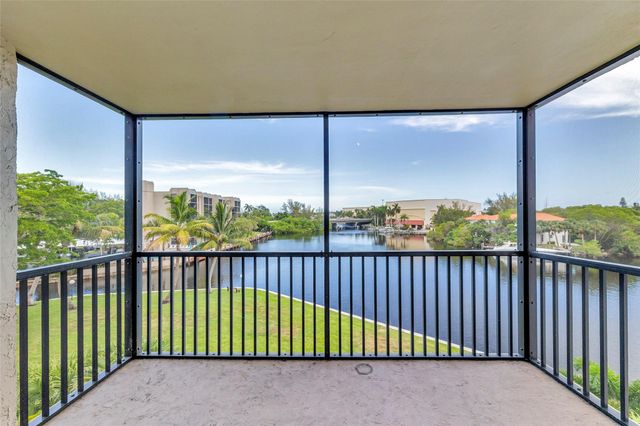 7 Royal Palm Way, Boca Raton, FL 33432