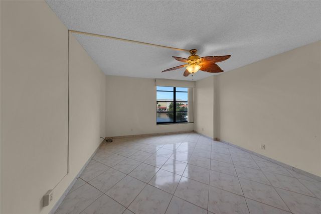 7 Royal Palm Way, Boca Raton, FL 33432