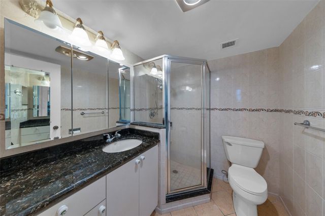 7 Royal Palm Way, Boca Raton, FL 33432