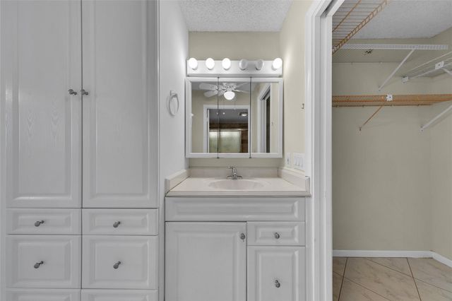 7 Royal Palm Way, Boca Raton, FL 33432