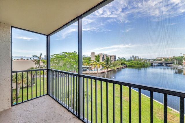 7 Royal Palm Way, Boca Raton, FL 33432