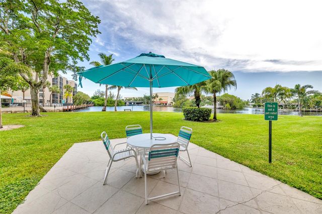 7 Royal Palm Way, Boca Raton, FL 33432