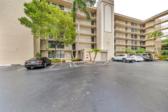 7 Royal Palm Way, Boca Raton, FL 33432