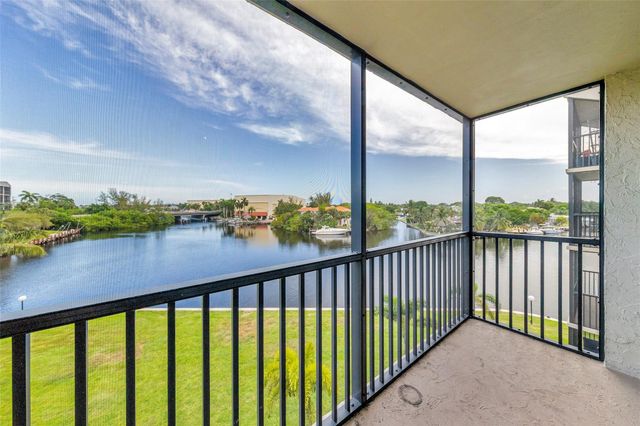7 Royal Palm Way, Boca Raton, FL 33432