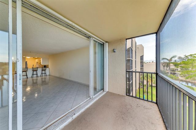 7 Royal Palm Way, Boca Raton, FL 33432