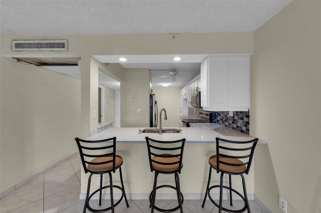7 Royal Palm Way, Boca Raton, FL 33432