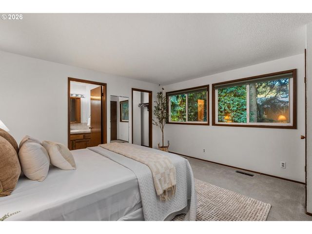 9110 Sw PINEBROOK St, Tigard, OR 97224