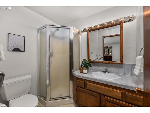 9110 Sw PINEBROOK St, Tigard, OR 97224