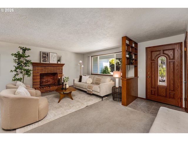 9110 Sw PINEBROOK St, Tigard, OR 97224