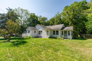 325 N Kendall Avenue, Kalamazoo, MI 49006