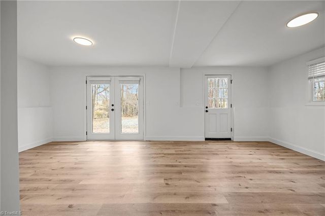 1335 Lynndale Drive, Winston-salem, NC 27106