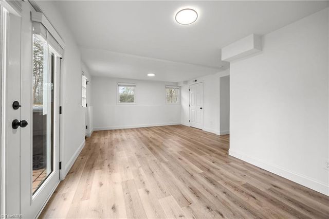 1335 Lynndale Drive, Winston-salem, NC 27106