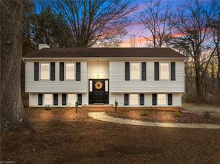 1335 Lynndale Drive, Winston-salem, NC 27106