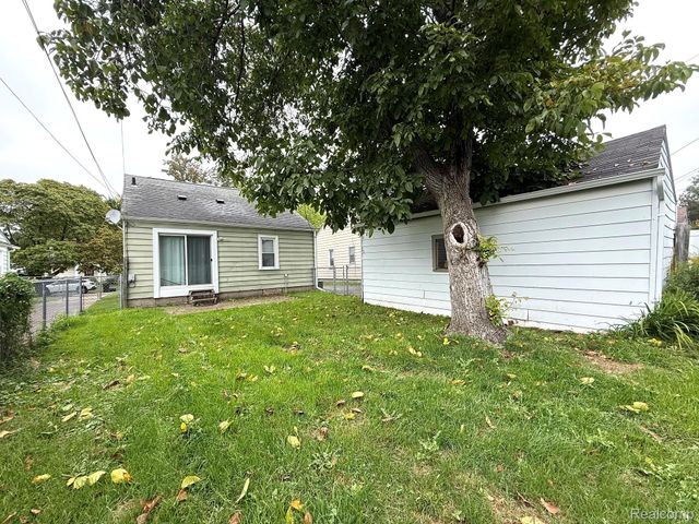 2330 ROWLAND Avenue, Royal Oak, MI 48067