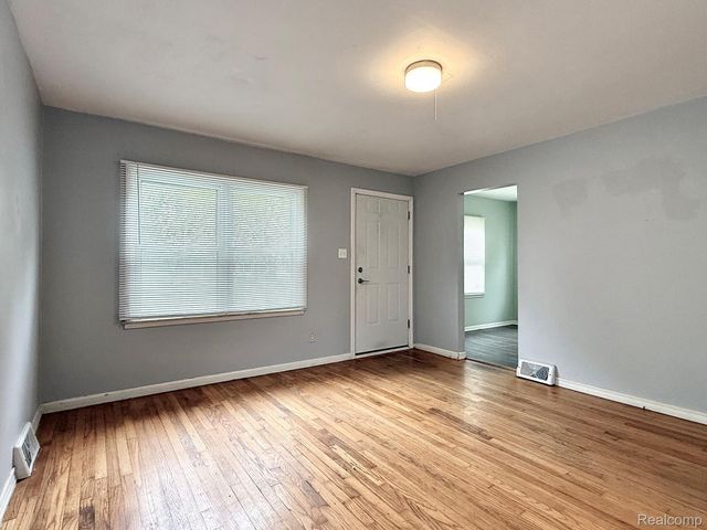 2330 ROWLAND Avenue, Royal Oak, MI 48067