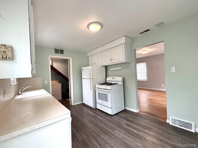2330 ROWLAND Avenue, Royal Oak, MI 48067
