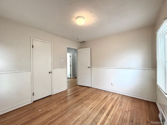 2330 ROWLAND Avenue, Royal Oak, MI 48067