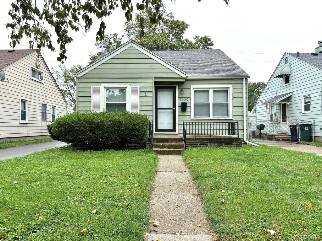 2330 ROWLAND Avenue, Royal Oak, MI 48067