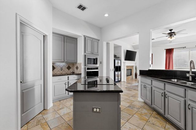 1808 Paddington Court, Arlington, TX 76017