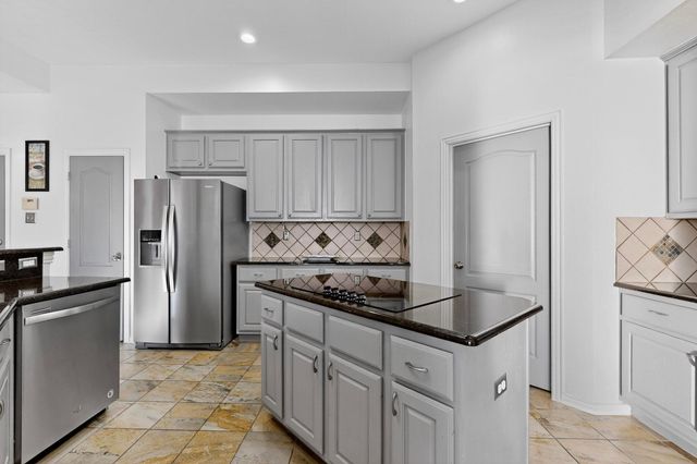 1808 Paddington Court, Arlington, TX 76017