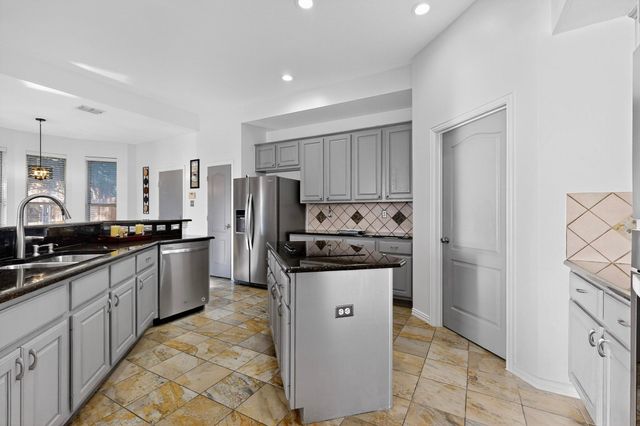 1808 Paddington Court, Arlington, TX 76017