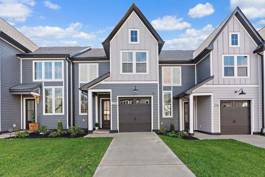 228 Panther Dr, Murfreesboro, TN 37127