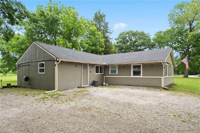 13410 Mt Olivet Road, Smithville, MO 64089