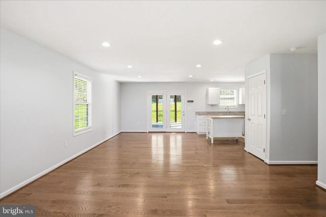 1033 MOUNTAIN HEIGHTS RD, Front Royal, VA 22630