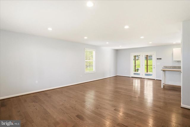 1033 MOUNTAIN HEIGHTS RD, Front Royal, VA 22630