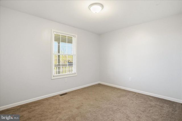 1033 MOUNTAIN HEIGHTS RD, Front Royal, VA 22630