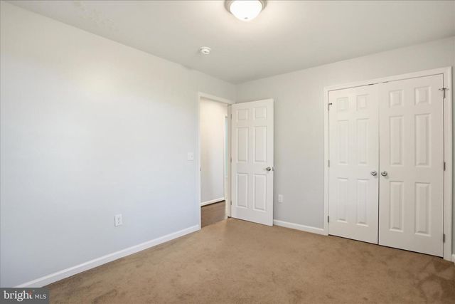 1033 MOUNTAIN HEIGHTS RD, Front Royal, VA 22630