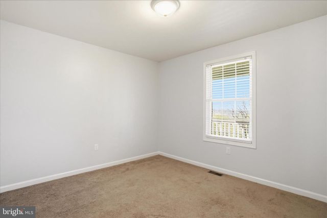 1033 MOUNTAIN HEIGHTS RD, Front Royal, VA 22630