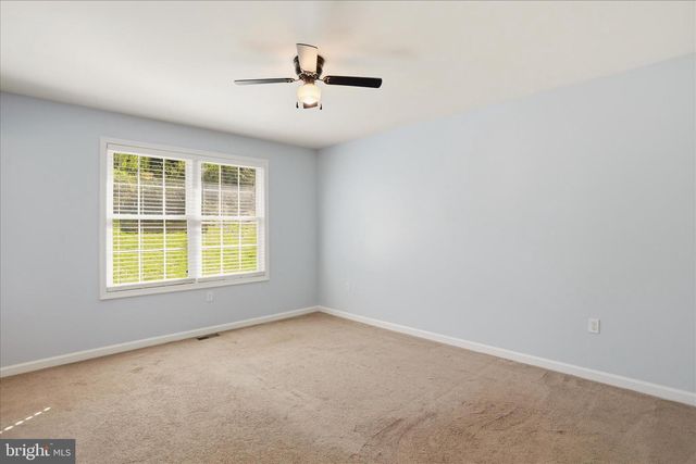 1033 MOUNTAIN HEIGHTS RD, Front Royal, VA 22630