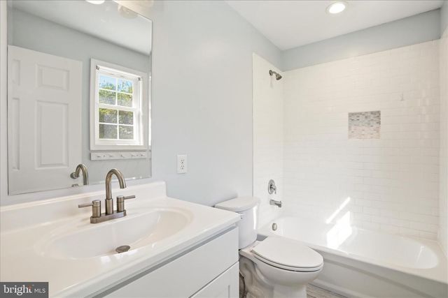 1033 MOUNTAIN HEIGHTS RD, Front Royal, VA 22630