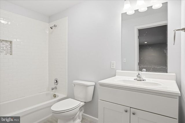 1033 MOUNTAIN HEIGHTS RD, Front Royal, VA 22630