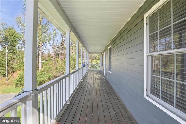 1033 MOUNTAIN HEIGHTS RD, Front Royal, VA 22630