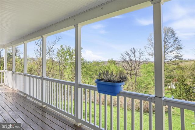 1033 MOUNTAIN HEIGHTS RD, Front Royal, VA 22630