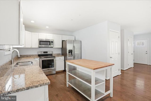 1033 MOUNTAIN HEIGHTS RD, Front Royal, VA 22630