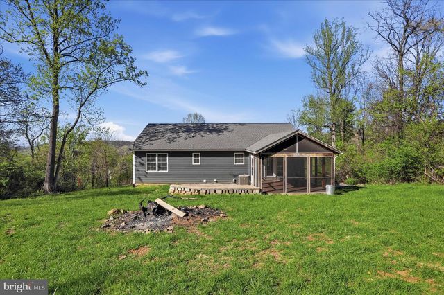 1033 MOUNTAIN HEIGHTS RD, Front Royal, VA 22630
