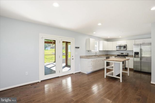 1033 MOUNTAIN HEIGHTS RD, Front Royal, VA 22630